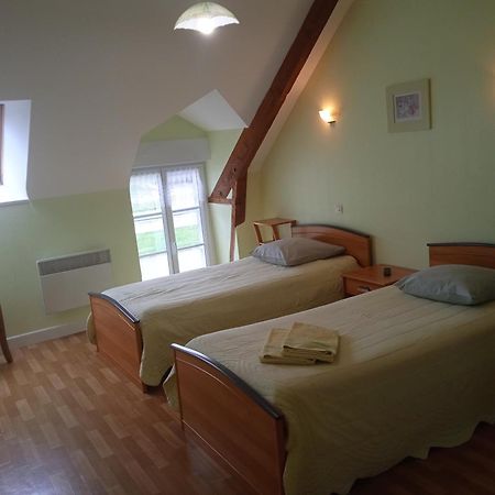 Chambres D'Hotes Le Petit Angle Saint-Broladre Exterior foto